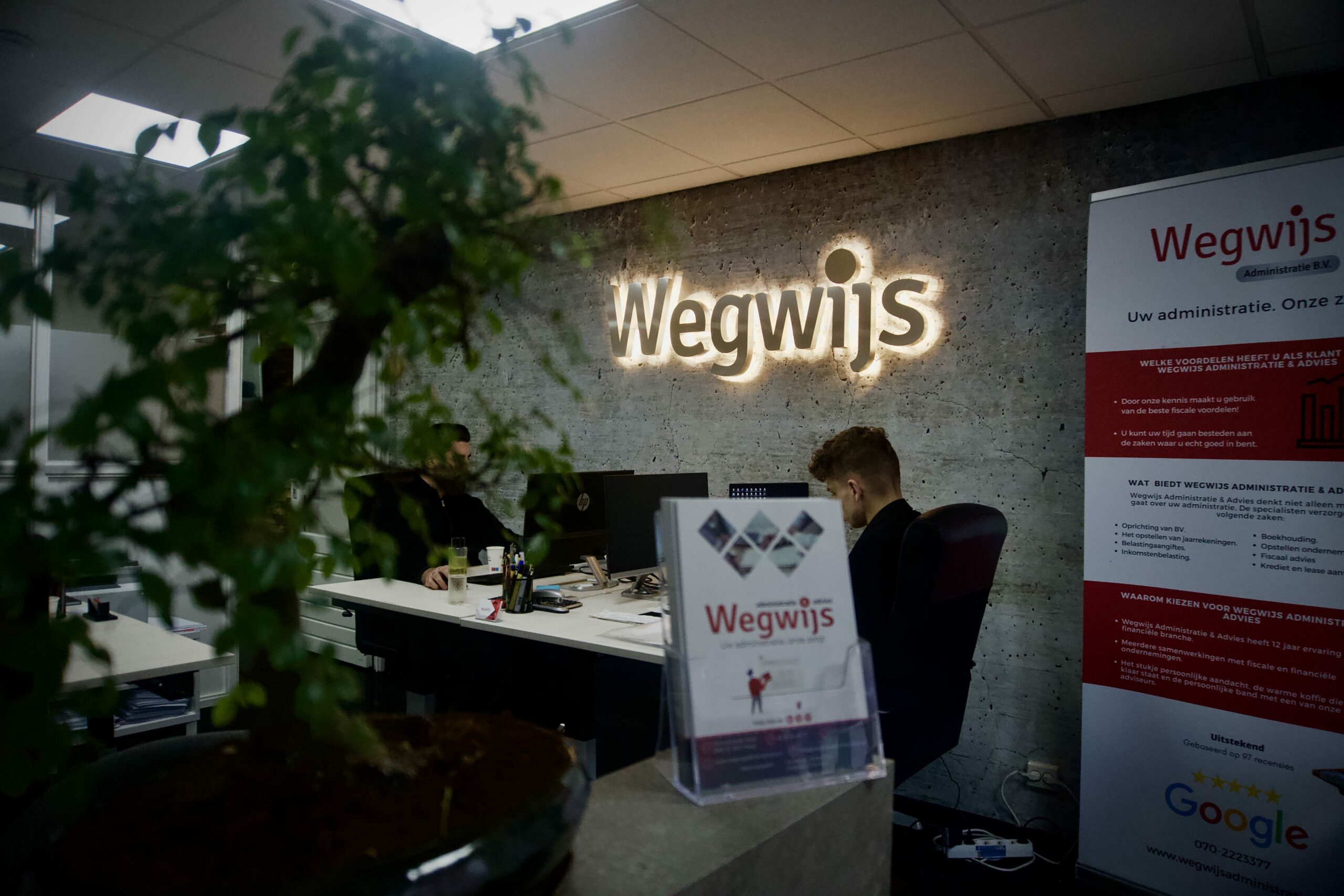Medewerker maakt jaarrekening